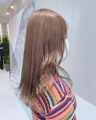 セミロング オリーブ カラー✨有坂映哉のヘアスタイル