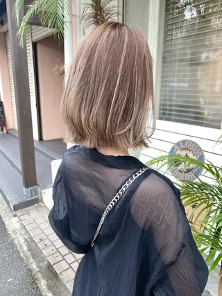 ミディアム 山本 茉希のヘアスタイル