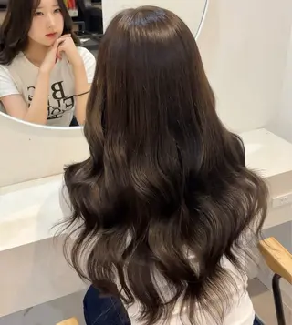 ロング カラー 🦋Yui🦋透明感 /ベージュ/Wカラーのヘアスタイル