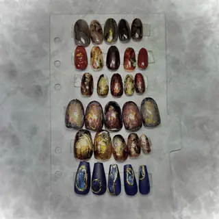 ネイル 光 るいのネイルデザイン