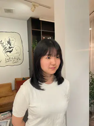 ミディアム 西野 優夏のヘアスタイル
