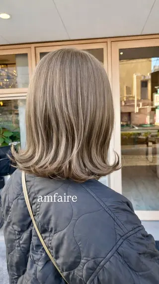 ミディアム カラー shimizu .のヘアスタイル