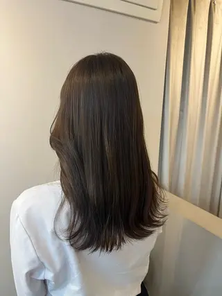 カラー 藤川 千歳のヘアスタイル