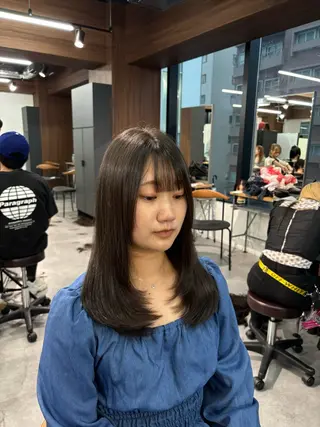 ロング 髪質改善|透明 感カラー🩵レイヤーのヘアスタイル