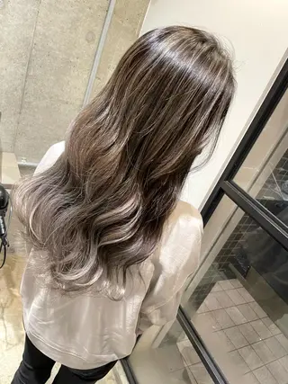 ロング カラー ハイライトが 得意なニキです😊のヘアスタイル