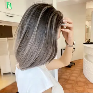 セミロング カラー ✨原宿ハイトーン ブリーチ職人菊池のヘアスタイル