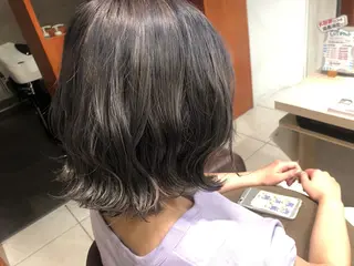 ミディアム カラー 渡邊 桃香のヘアスタイル