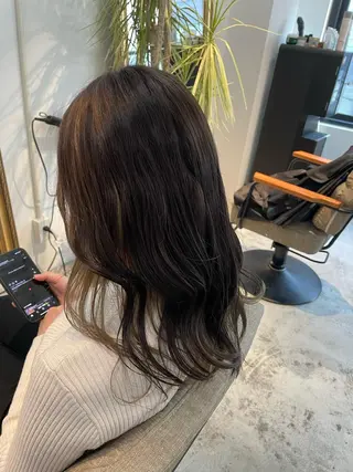 セミロング シンプル 美容室のヘアスタイル