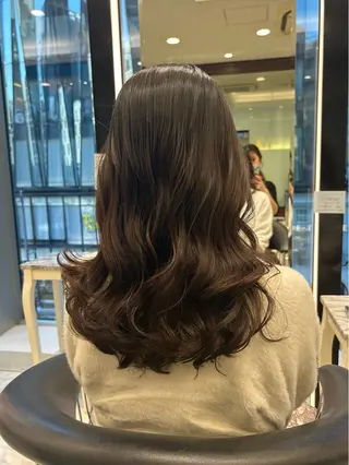 セミロング パーマ 韓国っぽ透け感カラー マンツーマン🫧なおのヘアスタイル