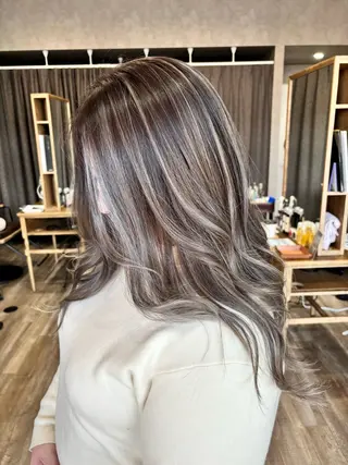 ロング Welila by haku所属・yoshihara yuukiのヘアスタイル