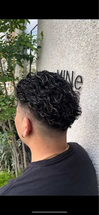 ショート カラー パーマ メンズ 飛田 悠佑のヘアスタイル