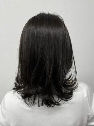 ミディアム 小林 愛花のヘアスタイル