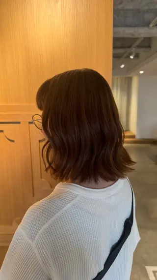 ミディアム 山根 里緒のヘアスタイル