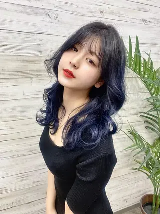 セミロング カラー ヘアアレンジ アイブロウ LAVENDIA 初音のヘアスタイル