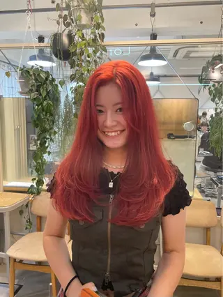 ロング カラー ミルクティー× グレージュMOMOのヘアスタイル