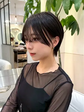 ショート 今っぽレイヤーカット グレージュ/リョウヤのヘアスタイル