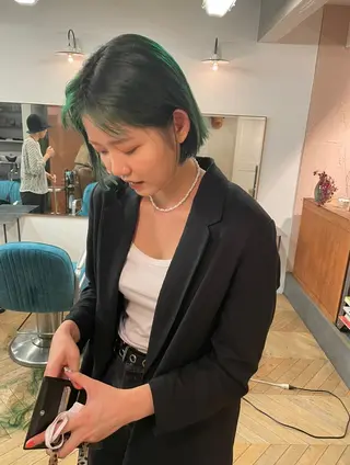 ミディアム カラー スパイラルパーマ 🌐hina⭐️のヘアスタイル