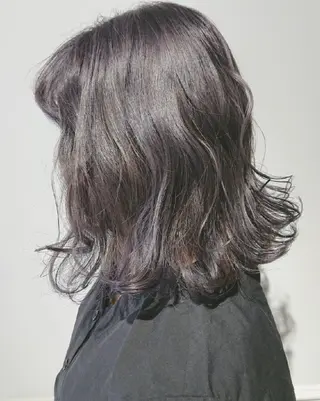 ミディアム カラー Memoriese 表参道のヘアスタイル