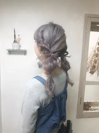 セミロング カラー パーマ ヘアアレンジ 推し活専用 【派手髪】飯野ゆかりのヘアスタイル