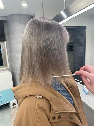 セミロング ♡似合わせハイトーン ♡maiのヘアスタイル