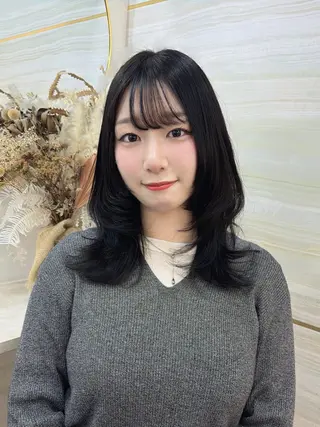 ミディアム カラー 🤍あみ🤍暗髪オリ ーブ特化🌿髪質改善のヘアスタイル