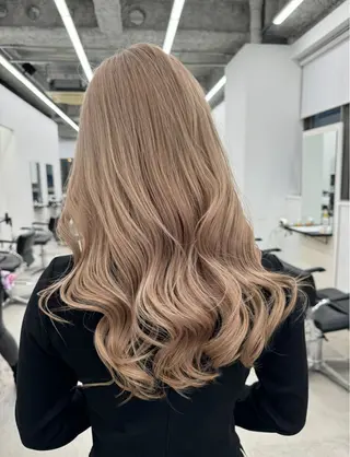 ミディアム カラー 新美 蓮のヘアスタイル