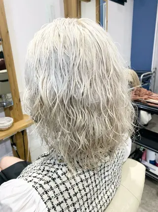 ミディアム 松岡 恭弘のヘアスタイル