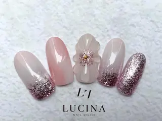 ネイル 新橋 ルキナ スタッフのネイルデザイン