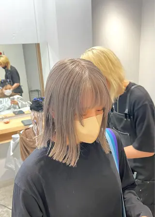ミディアム カラー ブリーチ毛の縮毛矯正 ハイトーン/岡本智樹のヘアスタイル
