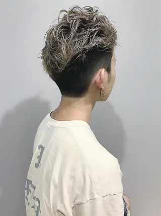 ショート カラー メンズ 山下 亮輔のヘアスタイル