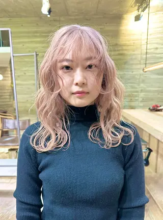 セミロング カラー kai .のヘアスタイル