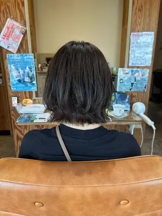 ミディアム カラー 鏡原 実和のヘアスタイル