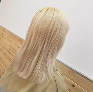 ミディアム カラー ヘアアレンジ Flamme Annaのヘアスタイル