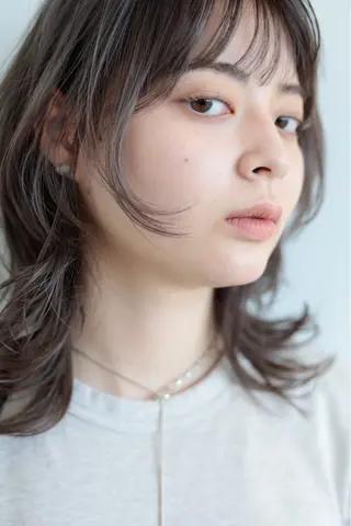 ミディアム カラー 長谷川 絵美のヘアスタイル