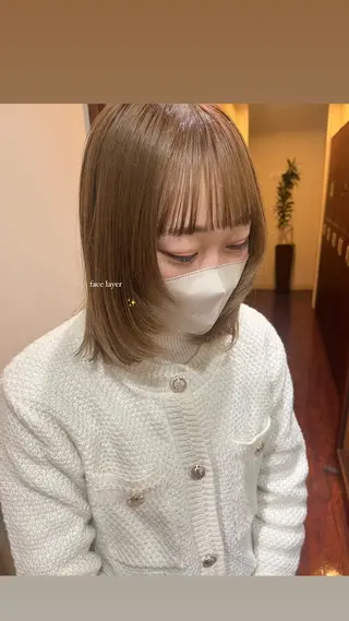 ミディアム yura /レイヤーカットのヘアスタイル