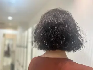 ショート パーマ SOCIE上大岡✂️ 飯田 萌香のヘアスタイル