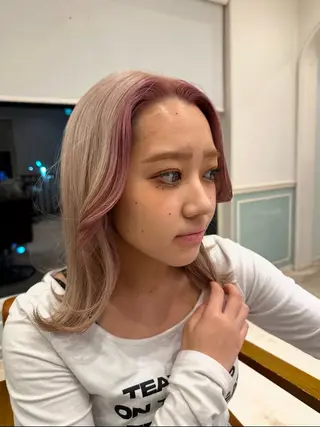 カラー 山口 珠莉のヘアスタイル