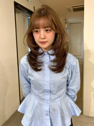ロング カラー mizuki/ピンク ベージュ.レイヤーのヘアスタイル