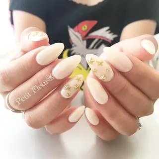 ネイル Petit Fleur所属・青柳 亜梨奈のマツエク・マツパデザイン