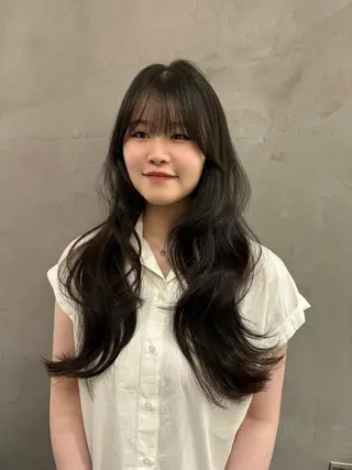 ロング カラー 🖤 Aya 🖤 Zina 梅田茶屋町のヘアスタイル