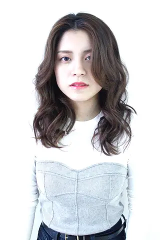 セミロング ヘアアレンジ 鶴﨑 美優亜のヘアスタイル