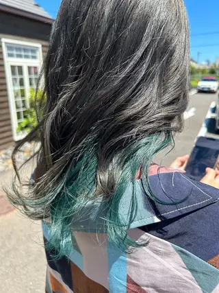 セミロング カラー 森 麻衣葉のヘアスタイル