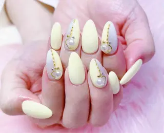 ネイル MoonNail ユリ🌸のネイルデザイン