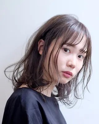 ミディアム カラー 間瀬玲央 ルプラボウ メンズ／ショートのヘアスタイル