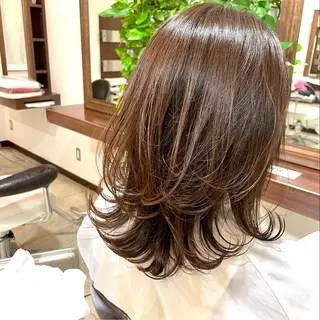 セミロング 吉田 桃夏のヘアスタイル