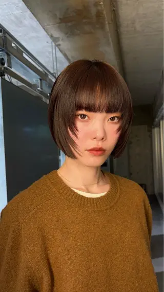 ショート カラー 浅見 文音のヘアスタイル