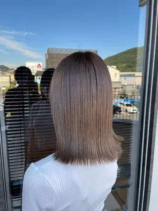 セミロング カラー 鵜飼 真伍のヘアスタイル
