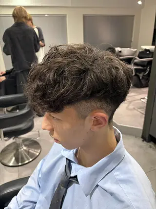 ミディアム パーマ メンズ 🐦‍🔥フェザーパ ーマ🐦‍🔥きるやのヘアスタイル