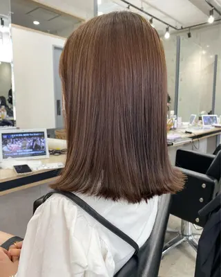 ミディアム カラー オリーブ/アッシュ やわらか透明感カラーのヘアスタイル