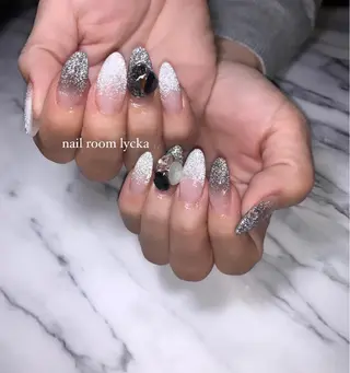 ネイル ﾈｲﾙﾙｰﾑﾘｯｶ 𝐦𝐚𝐲𝐮のネイルデザイン